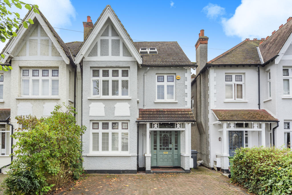 Why Convert Your Loft In Twickenham?